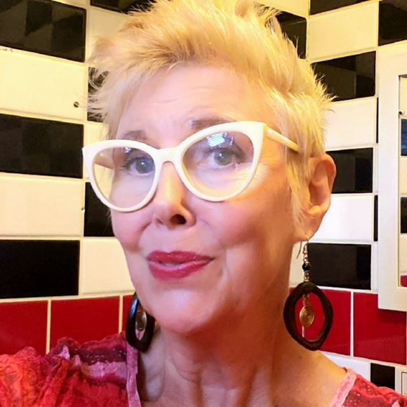 Meet your Posher, Mary - Picture 5 of 9